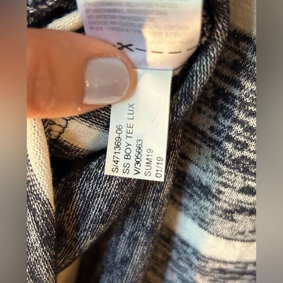 EUC - Banana Republic “Luxespun” Cotton Hi-Low Striped Tee - Size Medium - Picture 5 of 7